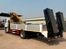Эвакуатор с КМУ WANBANG SQZ100-4 на шасси ISUZU 4x2