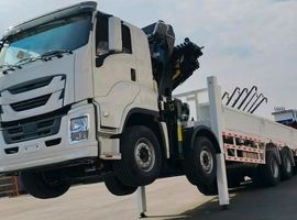 Эвакуатор с КМУ WANBANG SQZ330-6 на шасси ISUZU 8x4