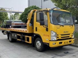 Эвакуатор на шасси ISUZU 4x2 со сдвижной платформой 5,6 м