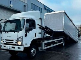 Эвакуатор на шасси ISUZU 4x2 с крытой платформой