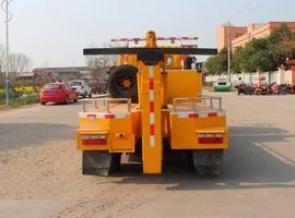 Эвакуатор на шасси ISUZU 4x2 с частичной погрузкой