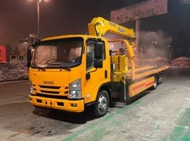 Эвакуатор с КМУ XCMG SQS125-4 на шасси ISUZU 4x4 со спальником
