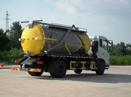 Ассенизатор (вакуумная машина) на шасси ISUZU 4x2, 8 м³, XD-300, боковой шланг
