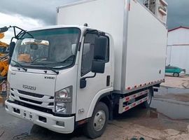 Промтоварный фургон на шасси ISUZU 4x2 с гидробортом