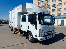 Промтоварный фургон на шасси ISUZU 4x2 с двойной кабиной, категория B