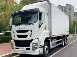 Изотермический фургон на шасси ISUZU 6x4, 40 м³