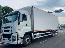 Рефрижератор на шасси ISUZU 4x2, 10 т, с гидробортом и боковой дверью