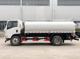 Бензовоз на шасси ISUZU 4×2, 177 кВт GIGA со спальником, цистерна 8 м³ 4 отсека с насосом для заправки
