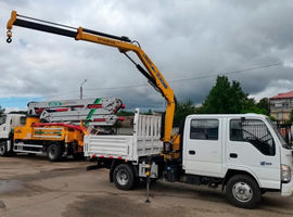 Бортовой грузовик ISUZU 4×2 с КМУ XCMG KSQZ32-2, 2 т, 4,78 м, двойная кабина