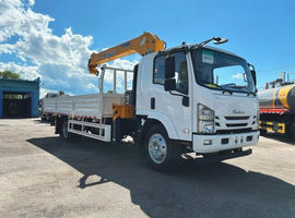 Бортовой грузовик ISUZU 4×2 с КМУ XCMG SQS125-4, 5 т, 11,2 м, ямобур