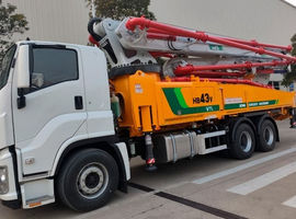Автобетононасос XCMG HB43V на шасси ISUZU 6×4, 309 кВт, 43 м
