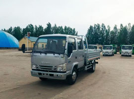Бортовой грузовик Isuzu 4×2 с двигателем 96 кВт, грузоподъёмность 2 т, кузов 4010×1790×380 мм