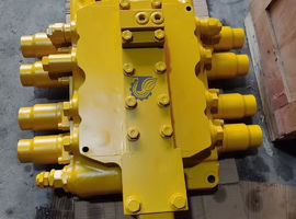 709-14-94001 / 709-14-94002 — главный гидрораспределитель Komatsu PC1250-8